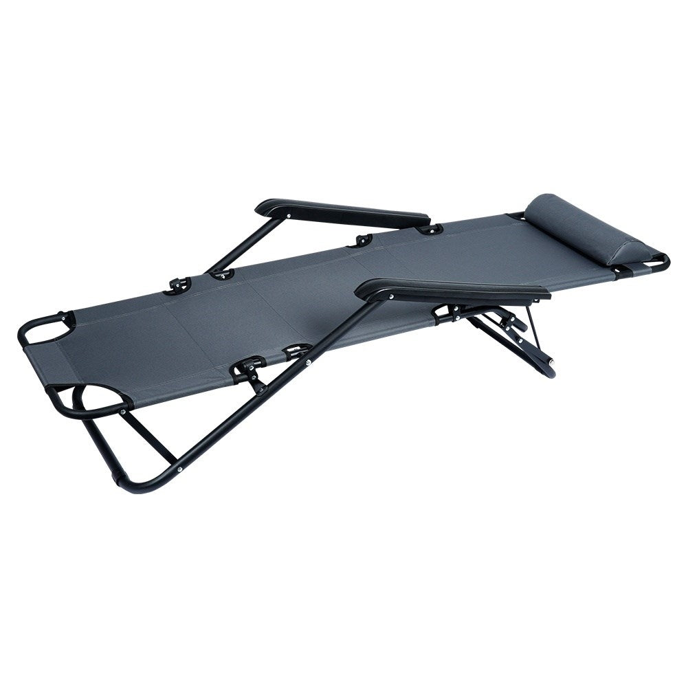 Comfortable sun lounger with three adjustable positions for outdoor use