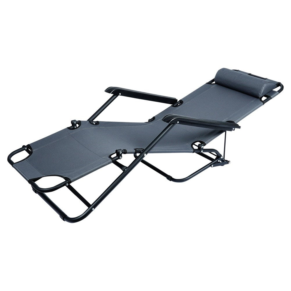 Comfortable sun lounger with three adjustable positions for outdoor use
