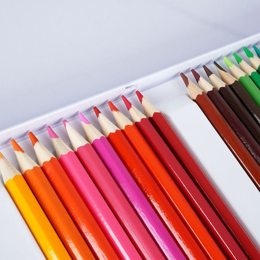 Complete set with 50 intense colored pencils in a metal box