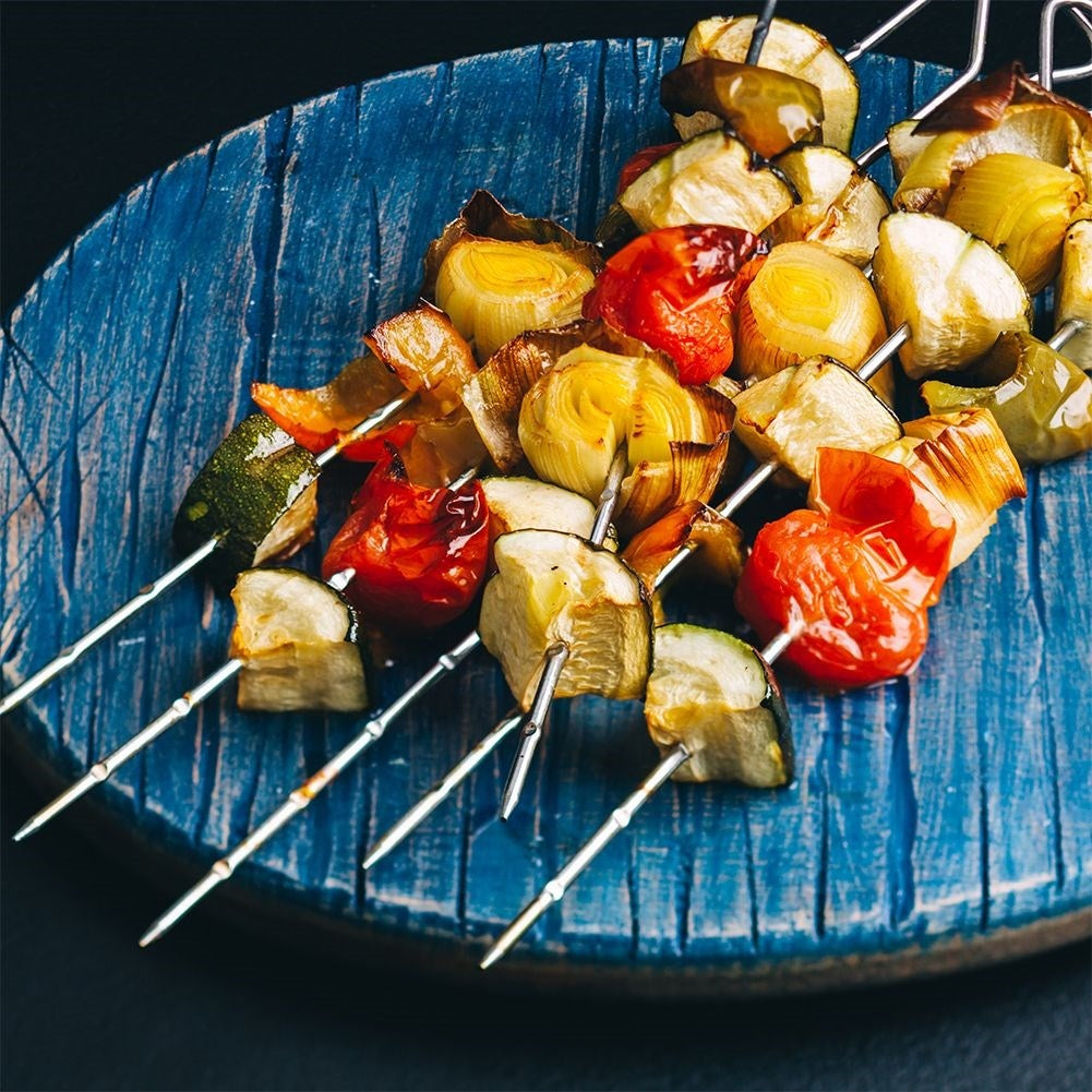 Complete set with 8 metal skewers for grilling and oven baking