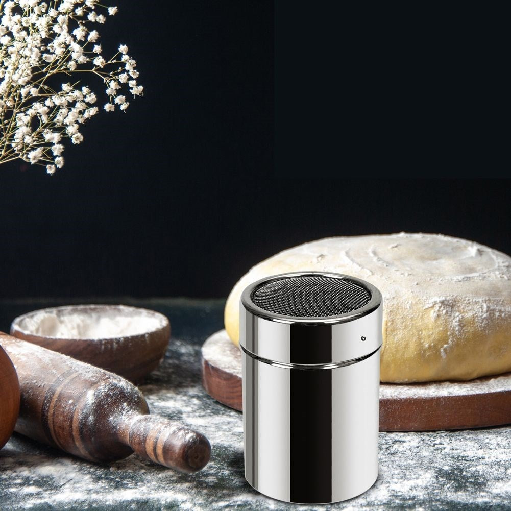 Container with strainer & lid for icing sugar, cocoa, coffee, sprinkles