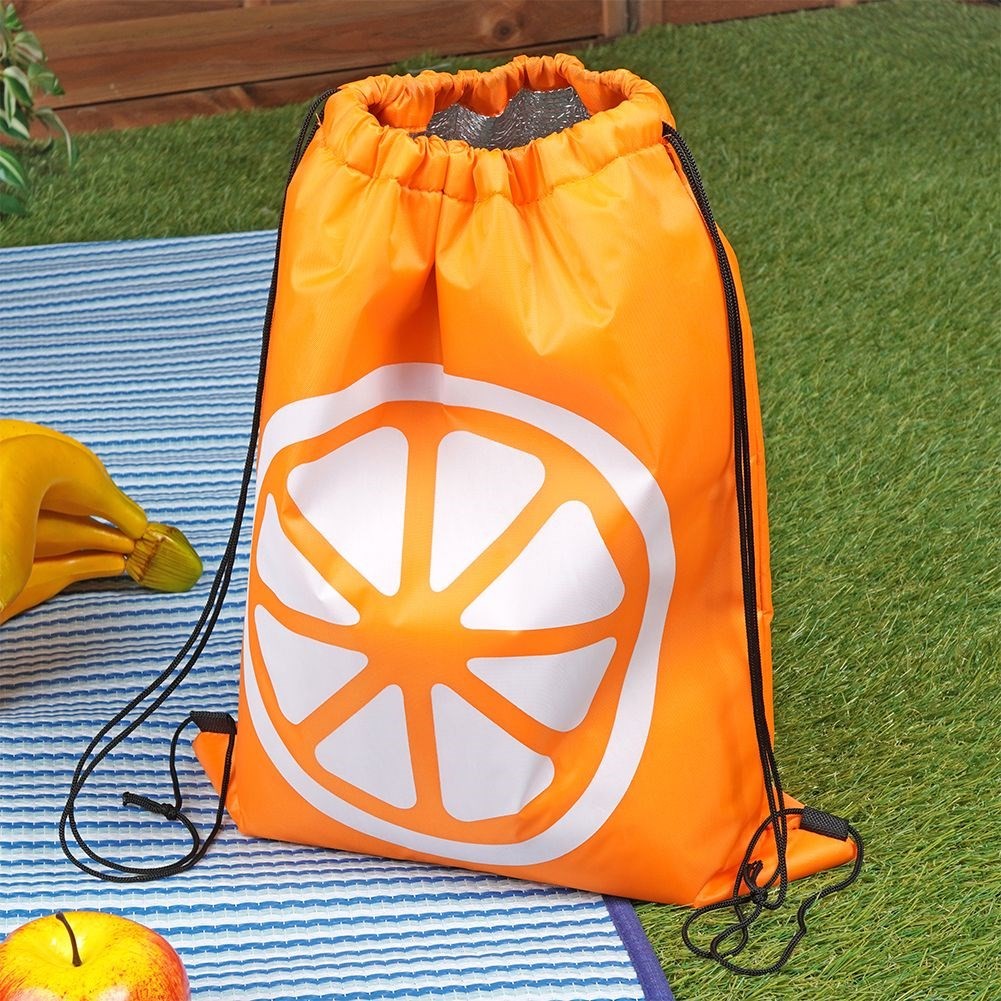 Convenient cooler bag - easy transport for food and drinks