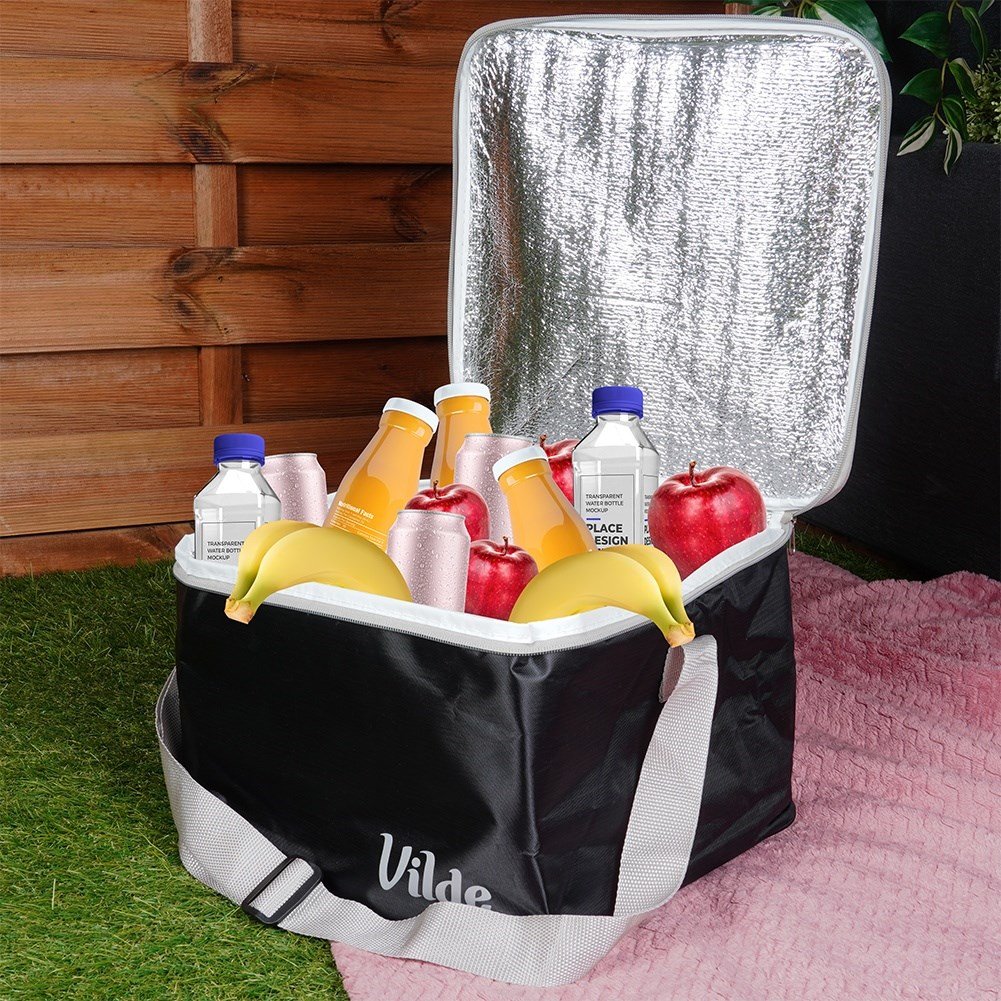 Convenient cooler bag for food and drinks - perfect for travel
