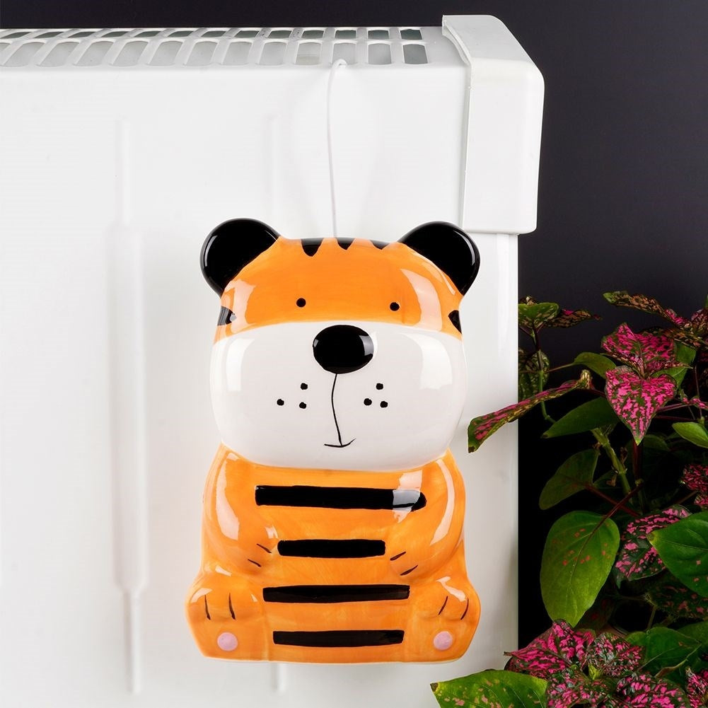 Cute tiger ceramic humidifier for children's rooms, hangs on elements