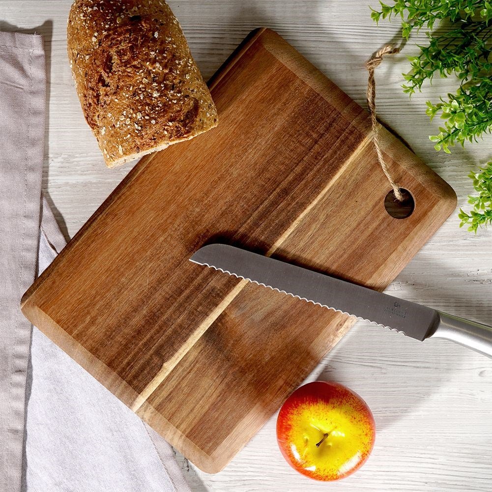Cutting board and Serving board in Sustainable Acacia wood