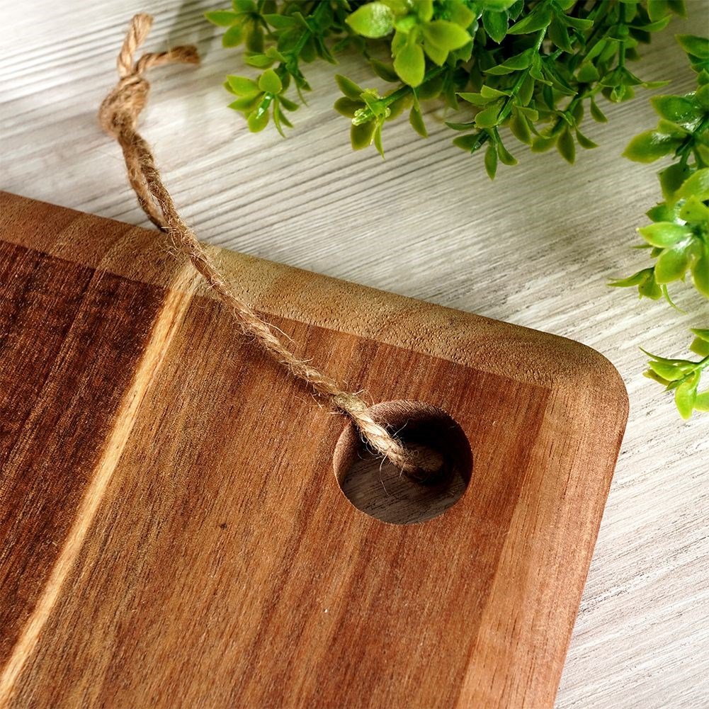 Cutting board and Serving board in Sustainable Acacia wood