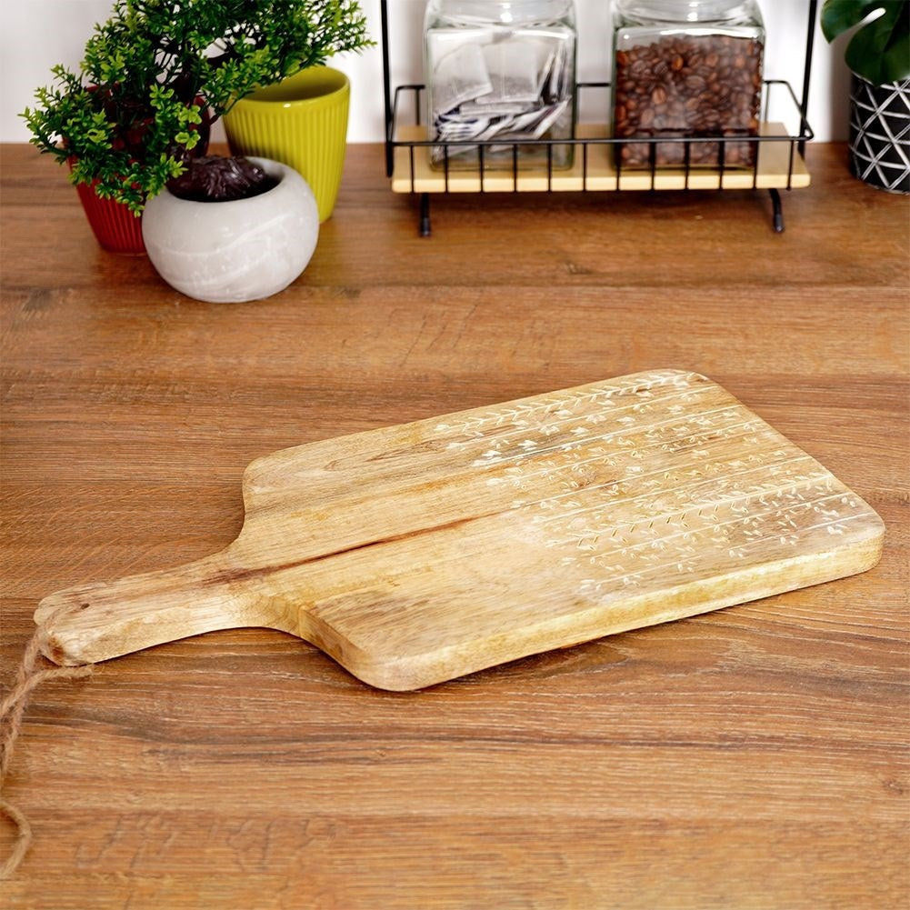 Cutting board and Serving tray in Ribbed Mango wood