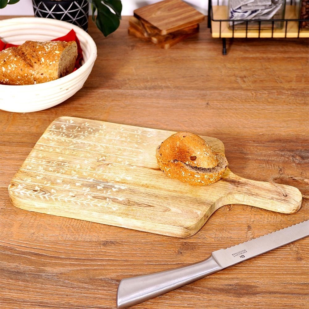 Cutting board and Serving tray in Ribbed Mango wood
