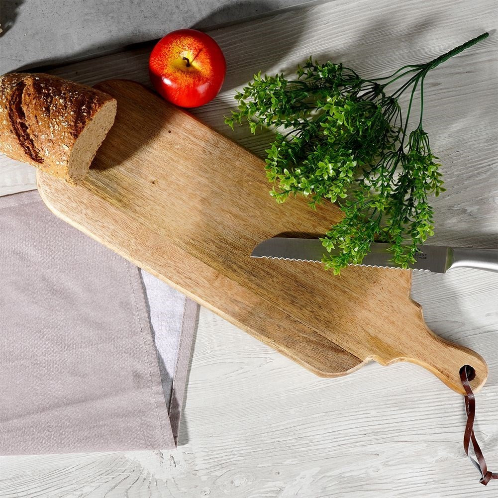 Cutting board and serving tray in mango wood with handle