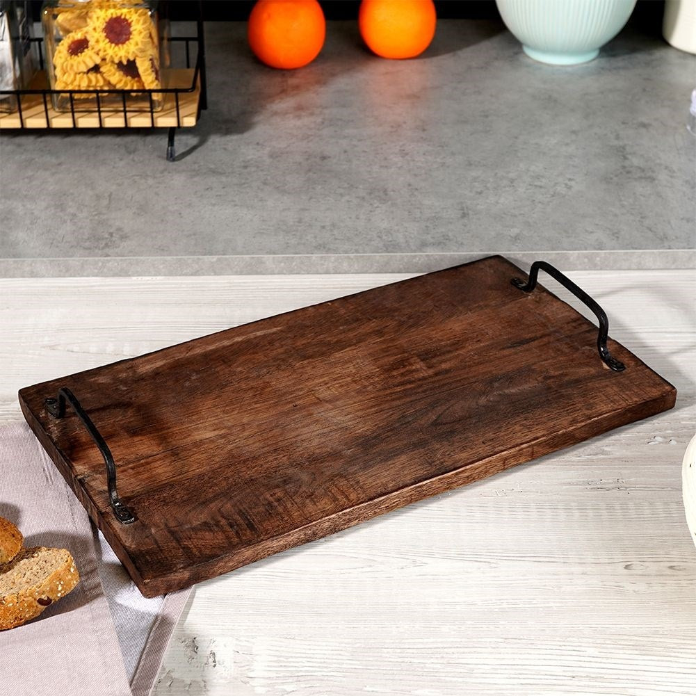 Cutting board in Exotic Mango wood with Rustic Design