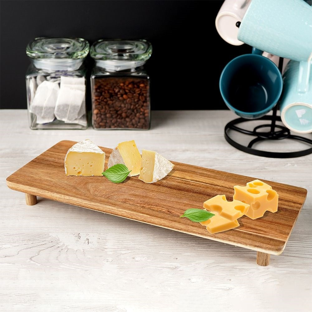 Cutting board in durable acacia wood with four legs
