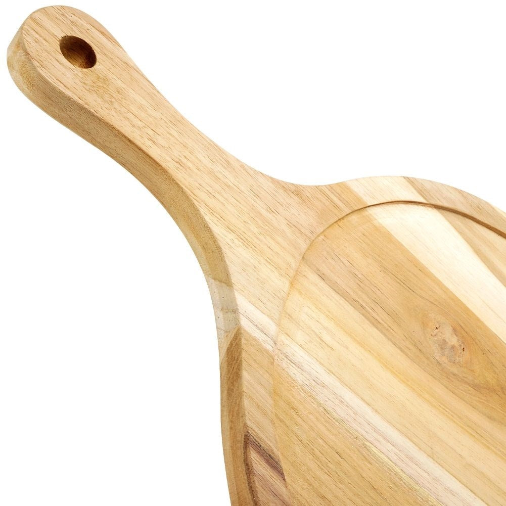 Cutting board in durable acacia wood with practical handle