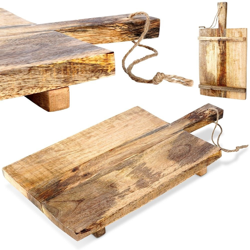 Cutting board in durable mango wood for cutting and serving