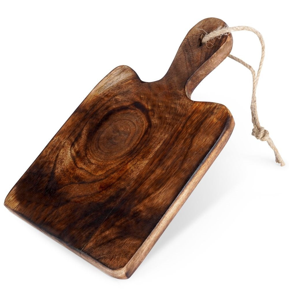 Cutting board in durable mango wood with handle