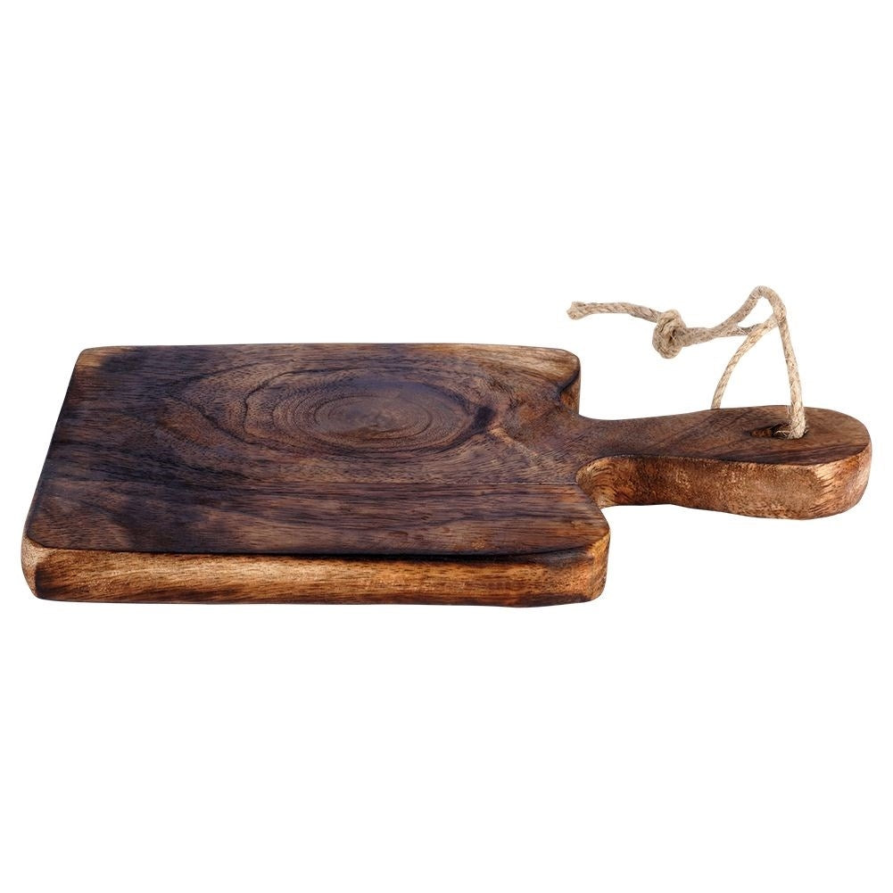 Cutting board in durable mango wood with handle
