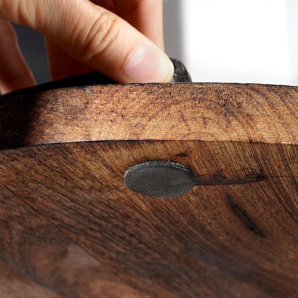 Cutting board in exotic mango wood with a unique design