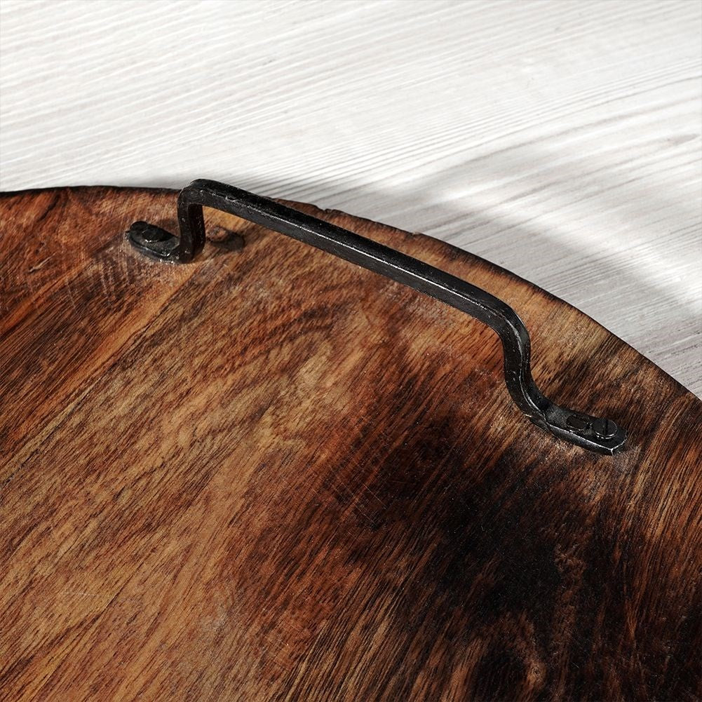 Cutting board in exotic mango wood with a unique design