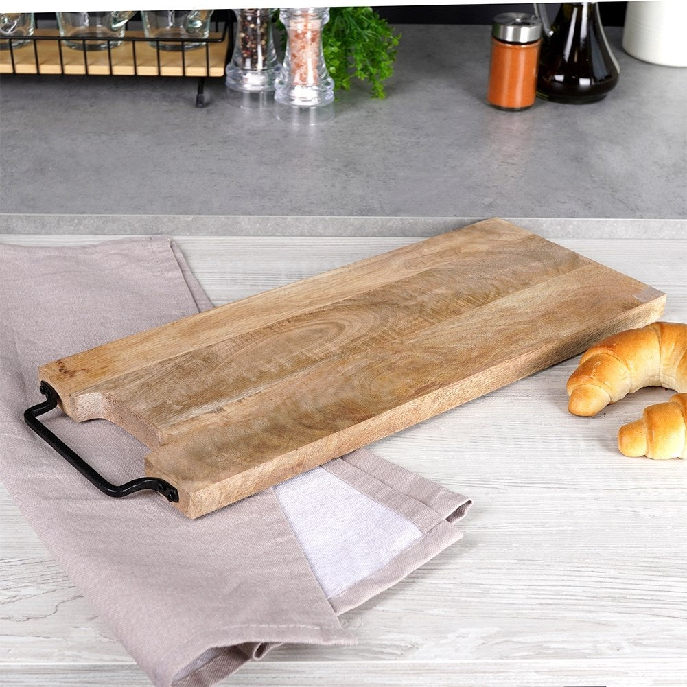 Cutting board in exotic mango wood with a unique design