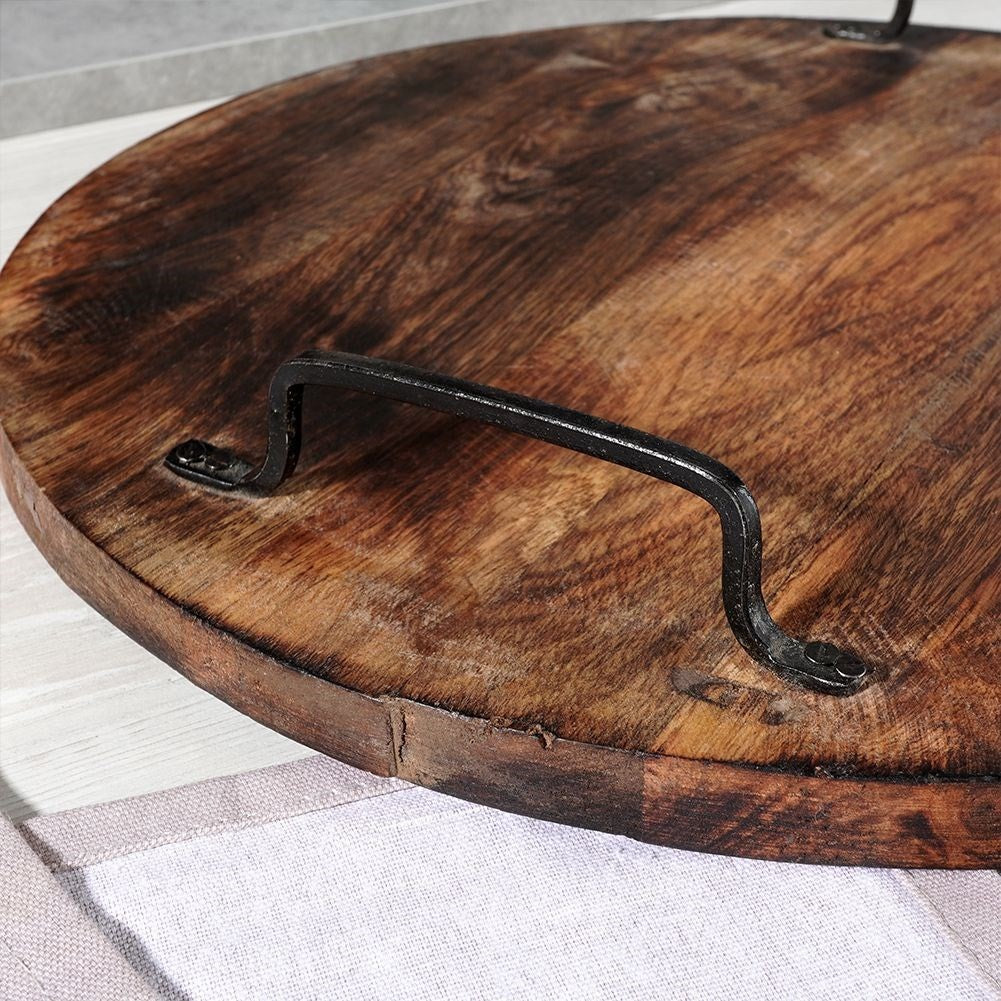 Cutting board in exotic mango wood with a unique design