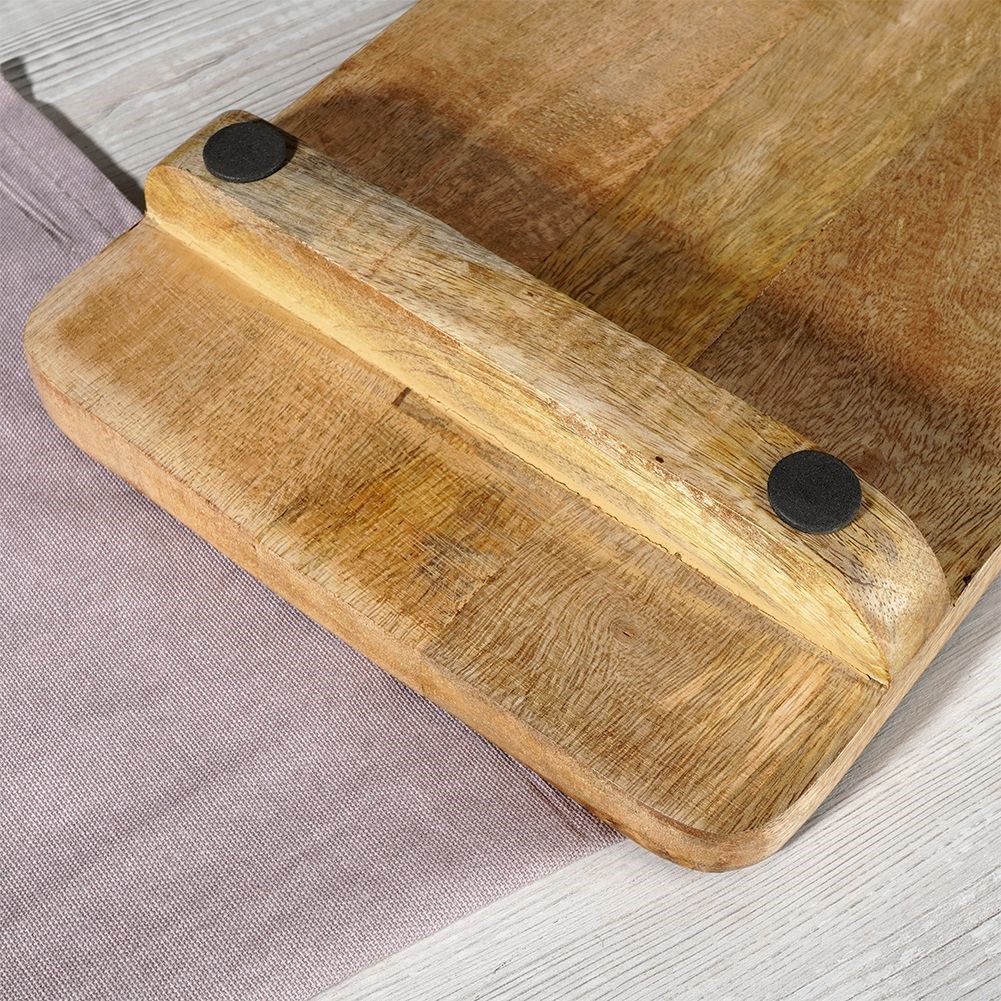 Cutting board in mango wood with handle and hanging cord