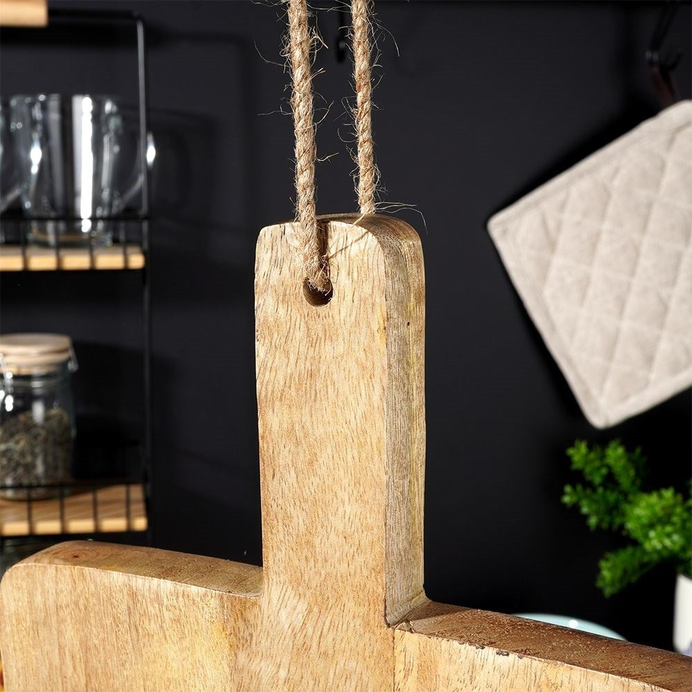 Cutting board in mango wood with handle and hanging cord