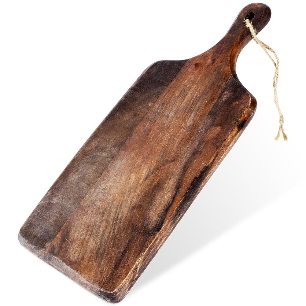 Cutting board in natural mango wood for cutting and serving