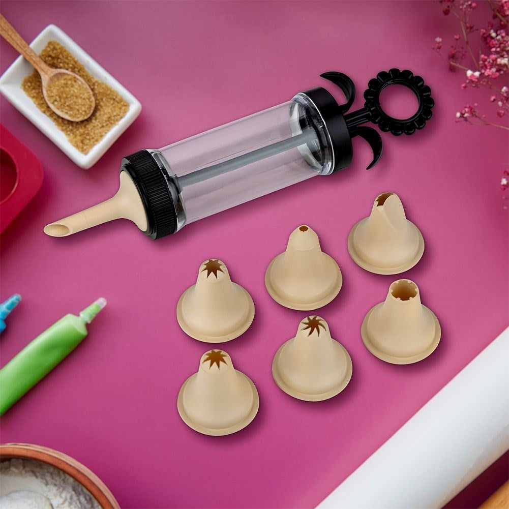 Decorating sprayer with 7 nozzles for desserts and cakes