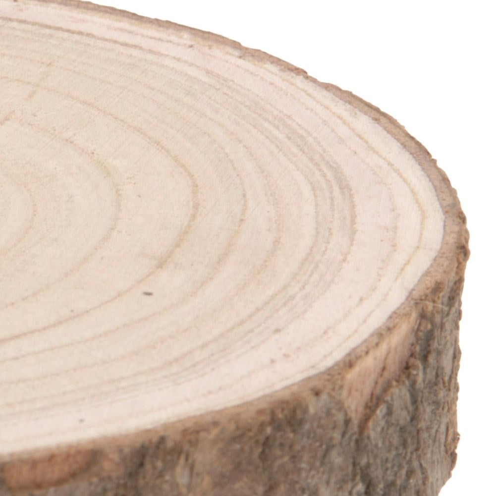 Decorative wooden plate for table settings and arrangements