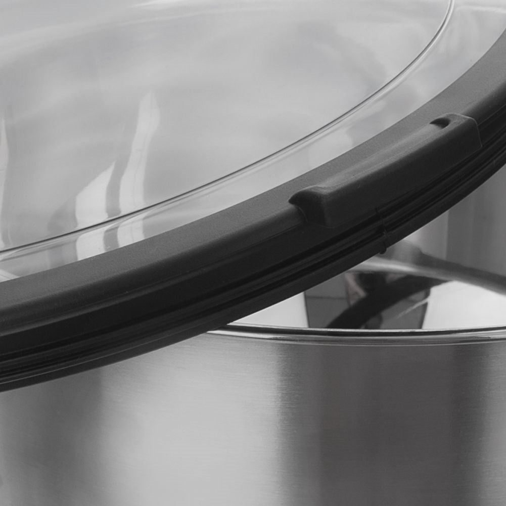 Deep bowl in stainless steel with tight-fitting lid
