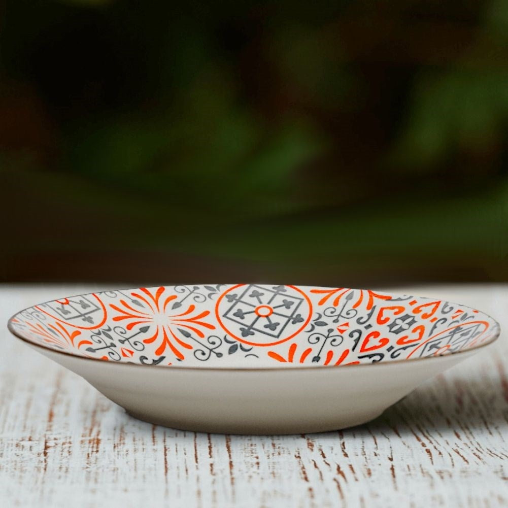 Deep porcelain dishes: Microwave safe and dishwasher safe