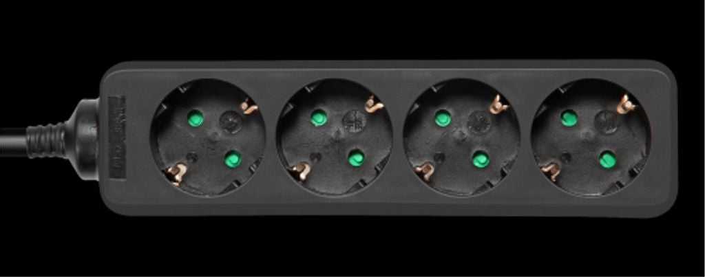 Deltaco Earthed power strip, 4xCEE 7/3, 1xCEE 7/7, child protected, 5m - Black