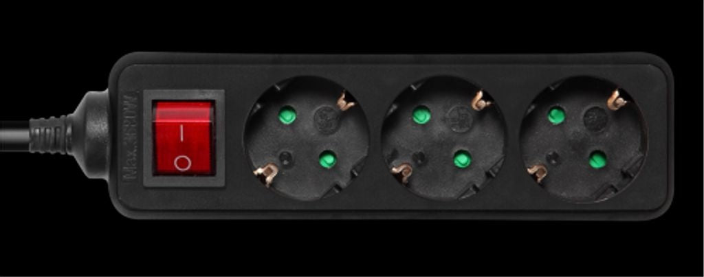 Deltaco Grounded power strip, 1xCEE 7/7, 3xCEE 7/3, childproof, 1.5m - Black