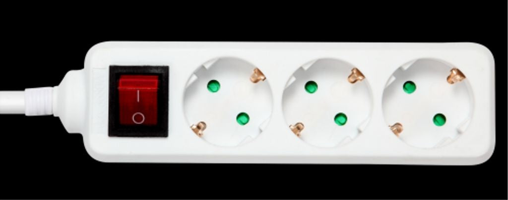 Deltaco Grounded power strip, 1xCEE 7/7, 3xCEE 7/3, childproof, 3m - White