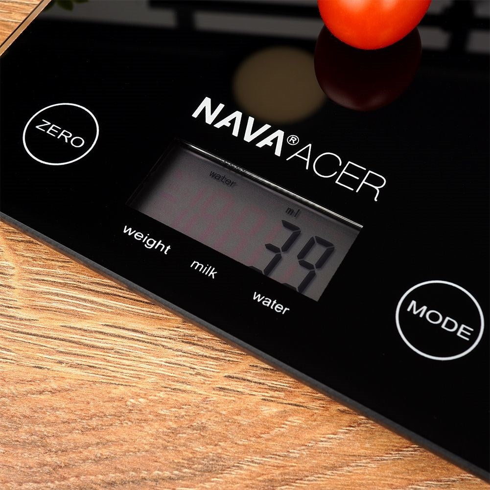 Digital kitchen scale in black glass with LCD and 5 kg capacity