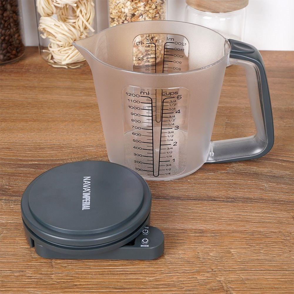 Digital kitchen scale with measuring jug and LED display, max 5 kg