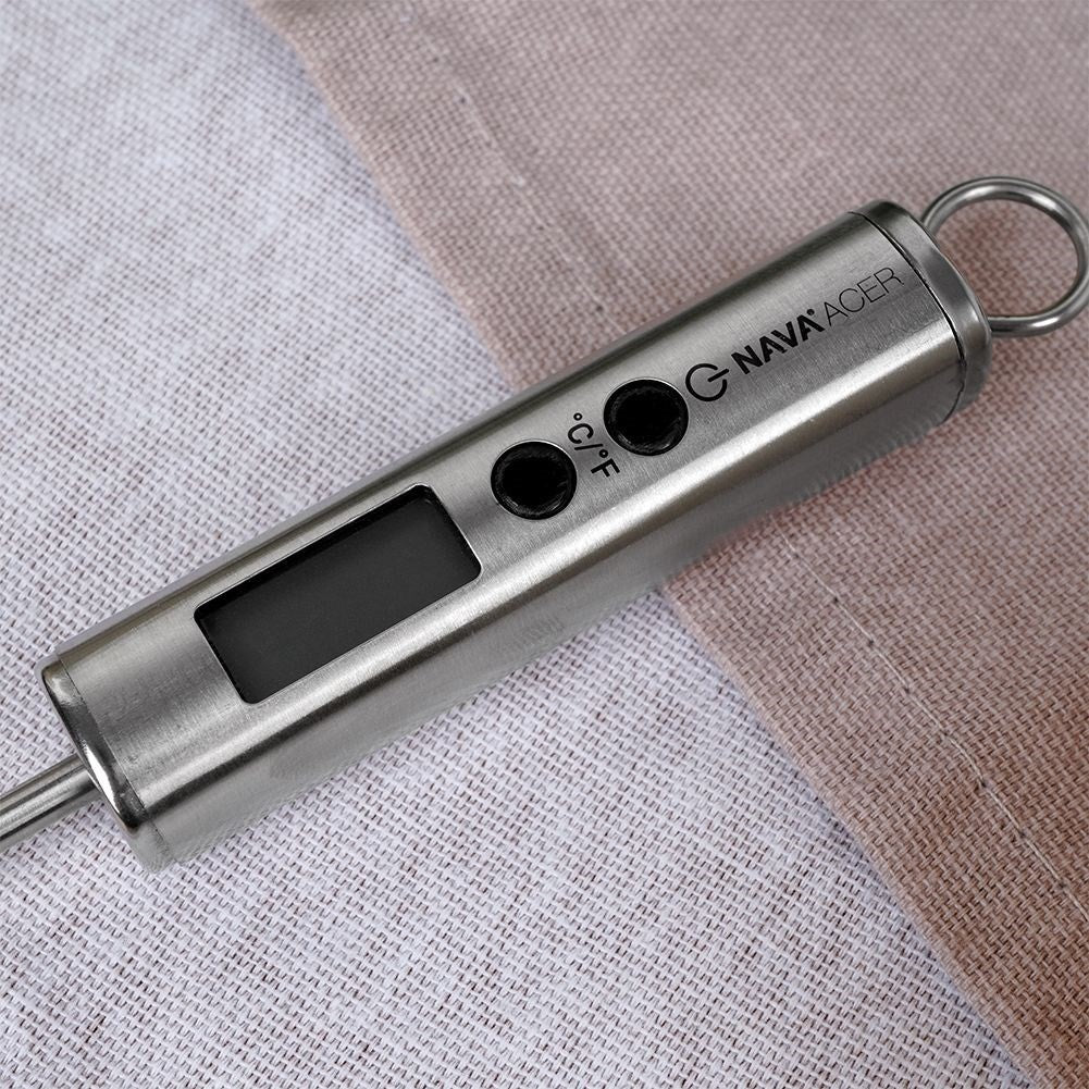 Digital kitchen thermometer with tip and LCD display
