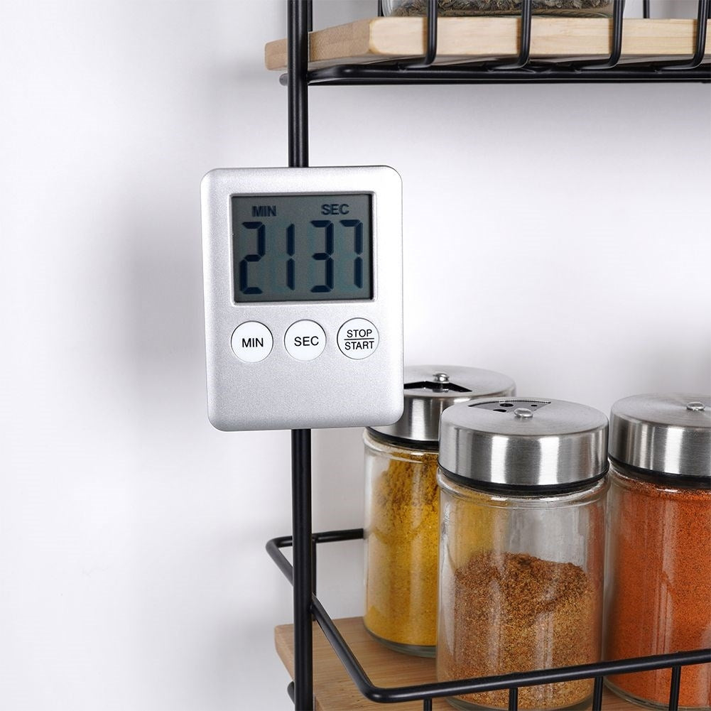 Digital kitchen timer with magnet for easy installation