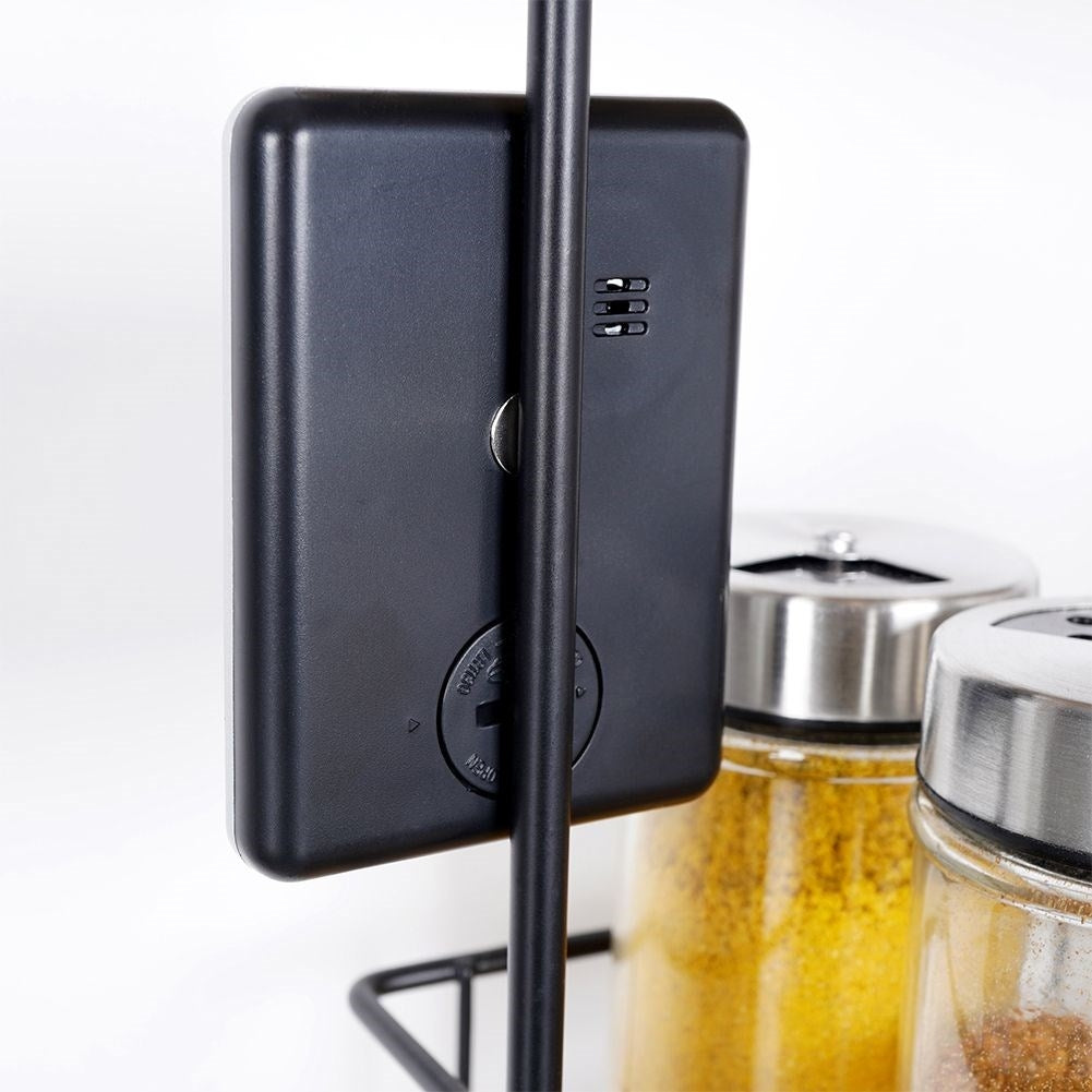 Digital kitchen timer with magnet for easy installation