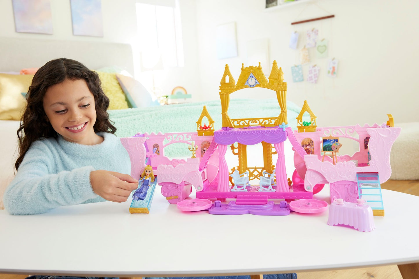 Disney Princess Small Dolls Carriage To Castle