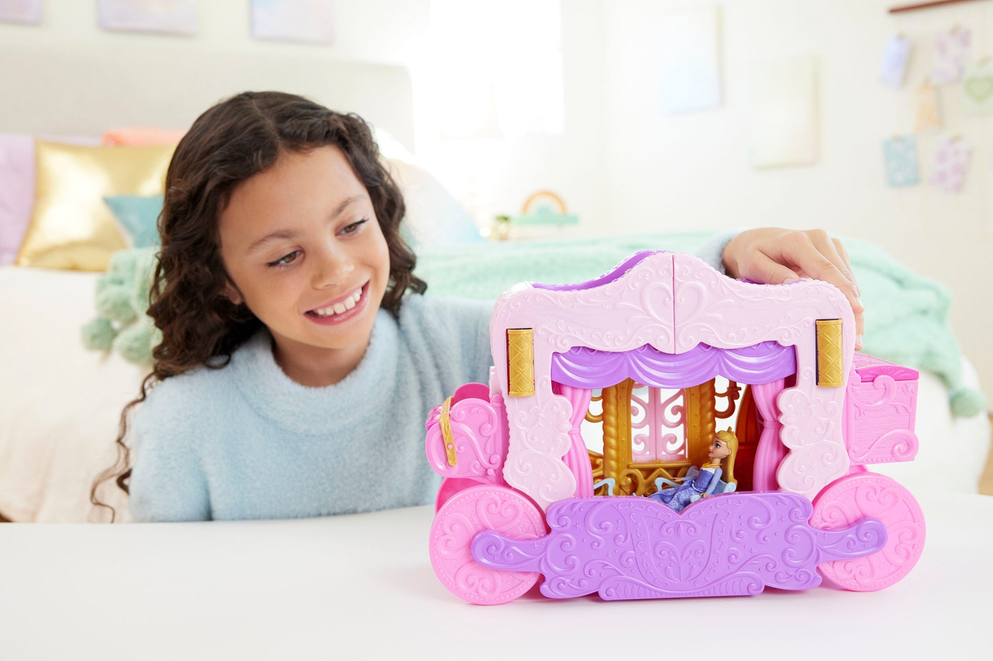Disney Princess Small Dolls Carriage To Castle