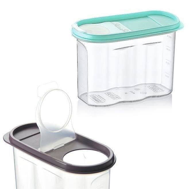 Dosing container for dry goods - easy storage and dosing