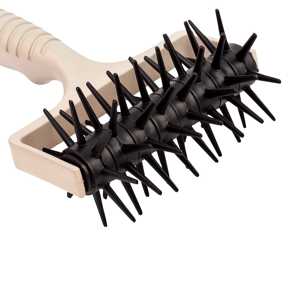 Dot roller: Perfect for even perforation of puff pastry and shortcrust pastry
