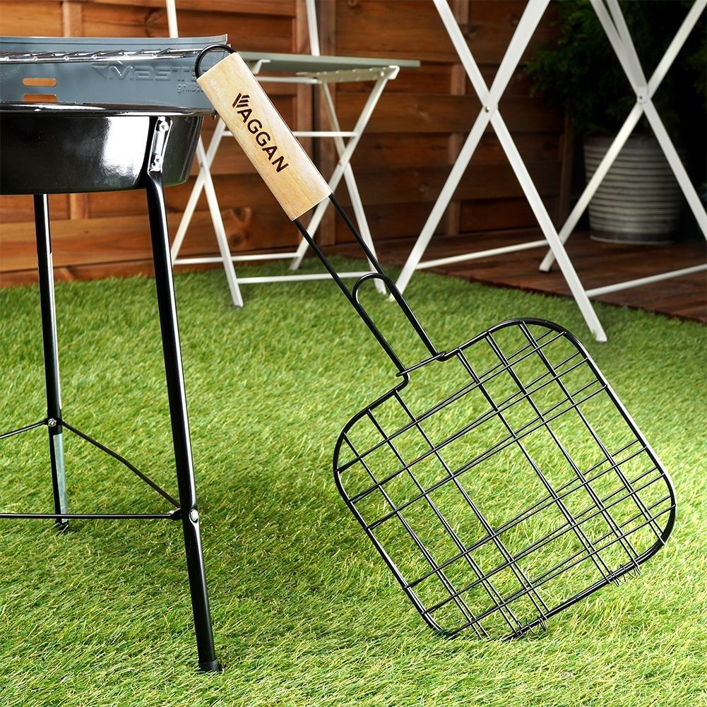 Double grill with lock and comfortable handle for easy cooking