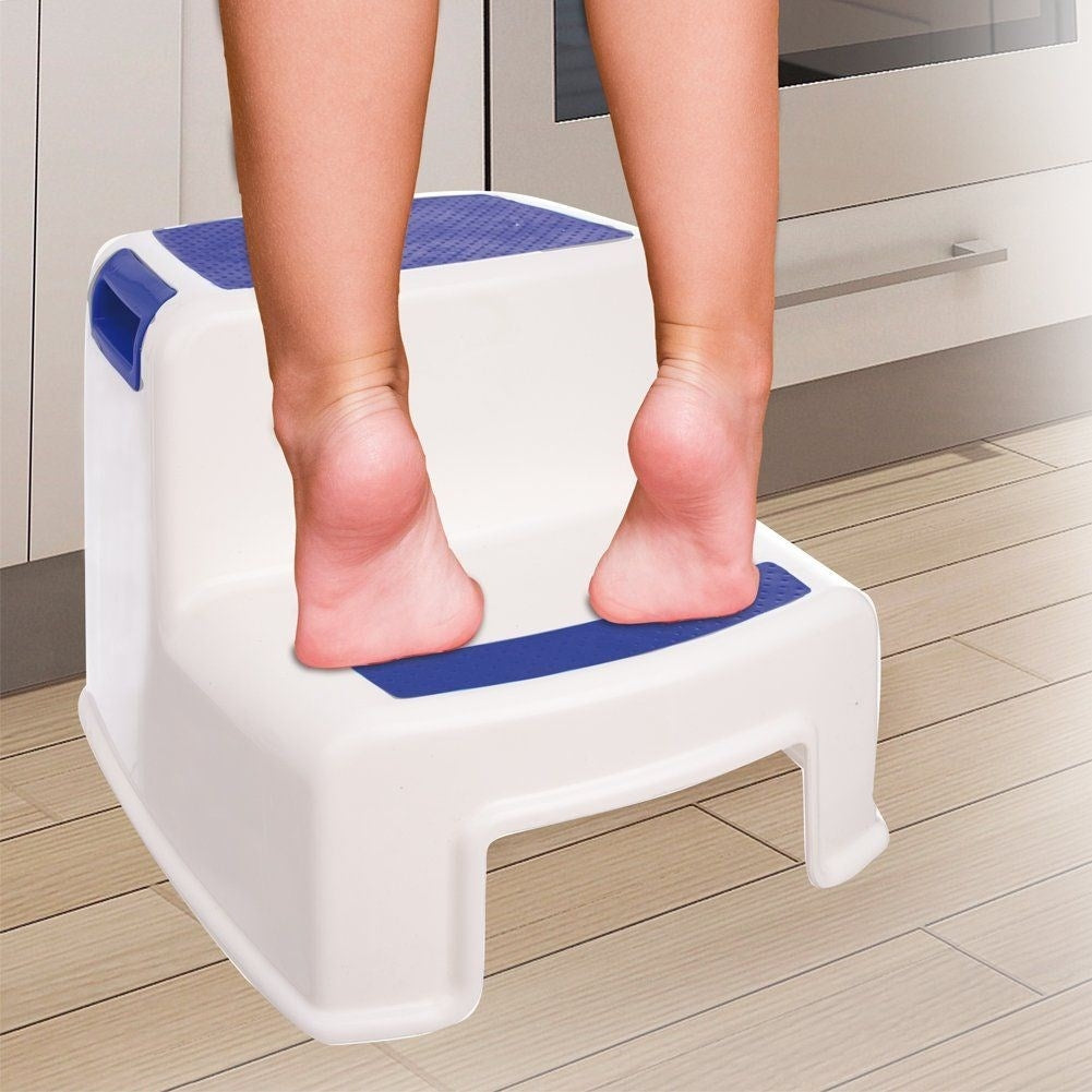Double riser step with non-slip protection for children and bathrooms