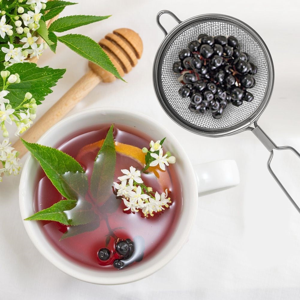 Double strainer in stainless steel for tea and herbs, dishwasher safe