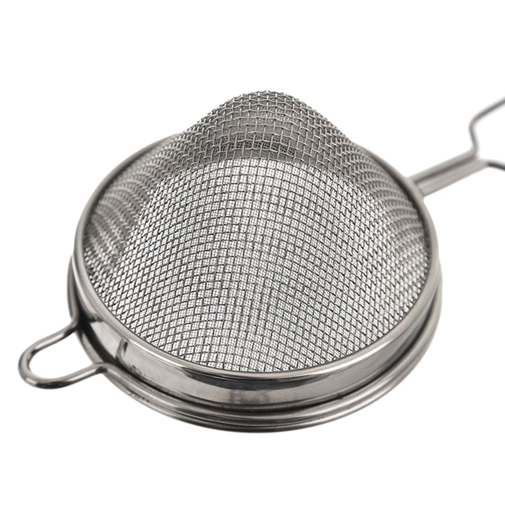 Double tea strainer in stainless steel with handle and fastening device