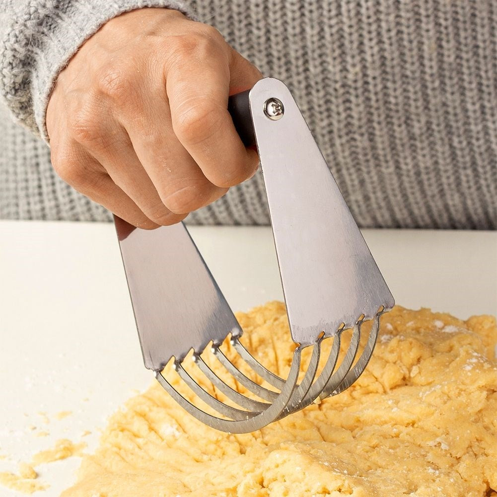 Dough mixer with 5 stainless blades and soft touch handle