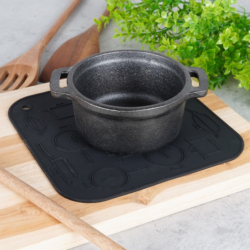 Durable Silicone Pad: Protects the Kitchen Counter from Hot Vessels