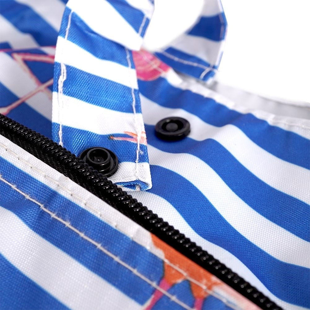 Durable and easily foldable shopping bag