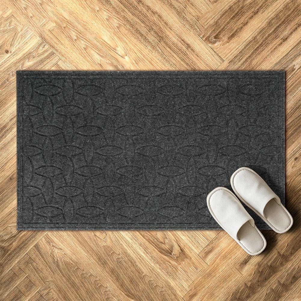 Durable door mat in durable plastic and rubber for all entrances